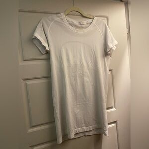 Lululemon swiftly tech short sleeve shirt, hip length